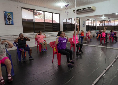 Ginástica Ritmica com grupo "Alegria de Viver" do Trabalho Social com Idosos