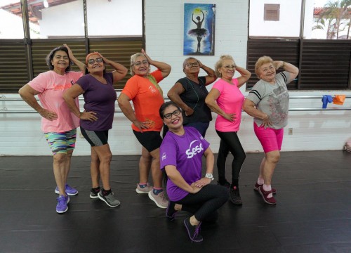 Ginástica Ritmica com grupo "Alegria de Viver" do Trabalho Social com Idosos