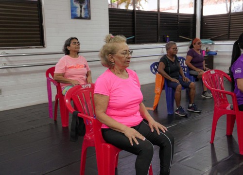 Ginástica Ritmica com grupo "Alegria de Viver" do Trabalho Social com Idosos