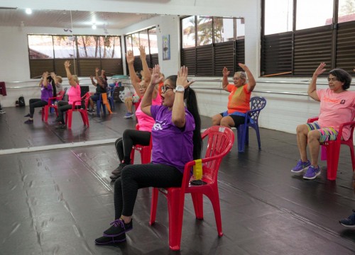 Ginástica Ritmica com grupo "Alegria de Viver" do Trabalho Social com Idosos