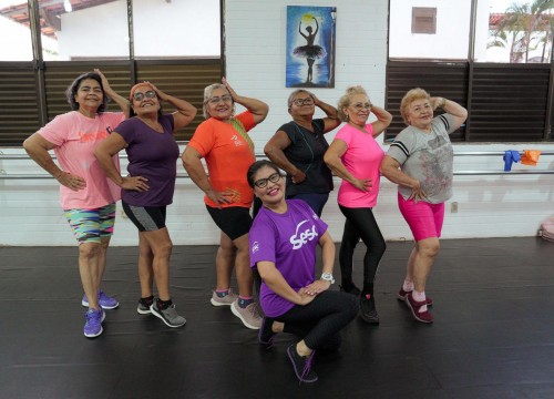 Ginástica Ritmica com grupo "Alegria de Viver" do Trabalho Social com Idosos